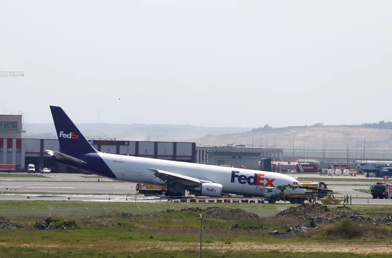 Fedex Cargo ลงจอดฉุกเฉิน